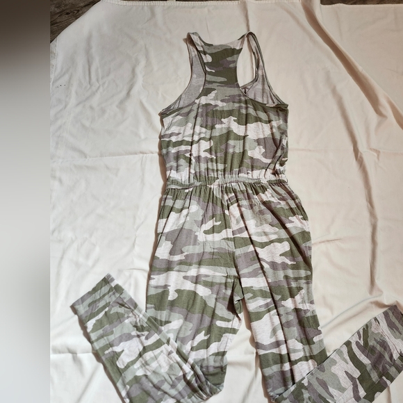 Aerie camo jumpsuit - Picture 11 of 11